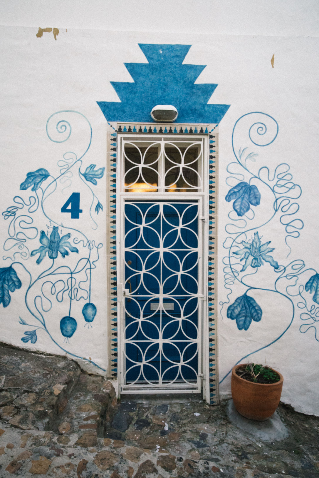 Behind-the-scenes horizontal image